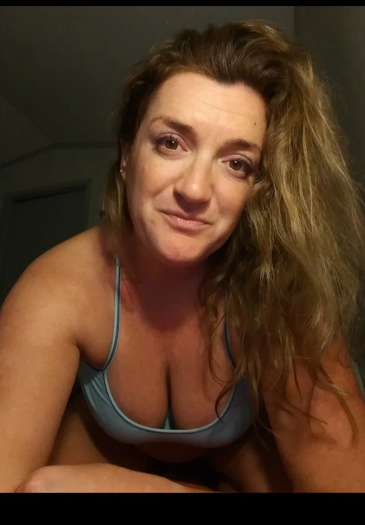 Miss Pool Mom's avatar