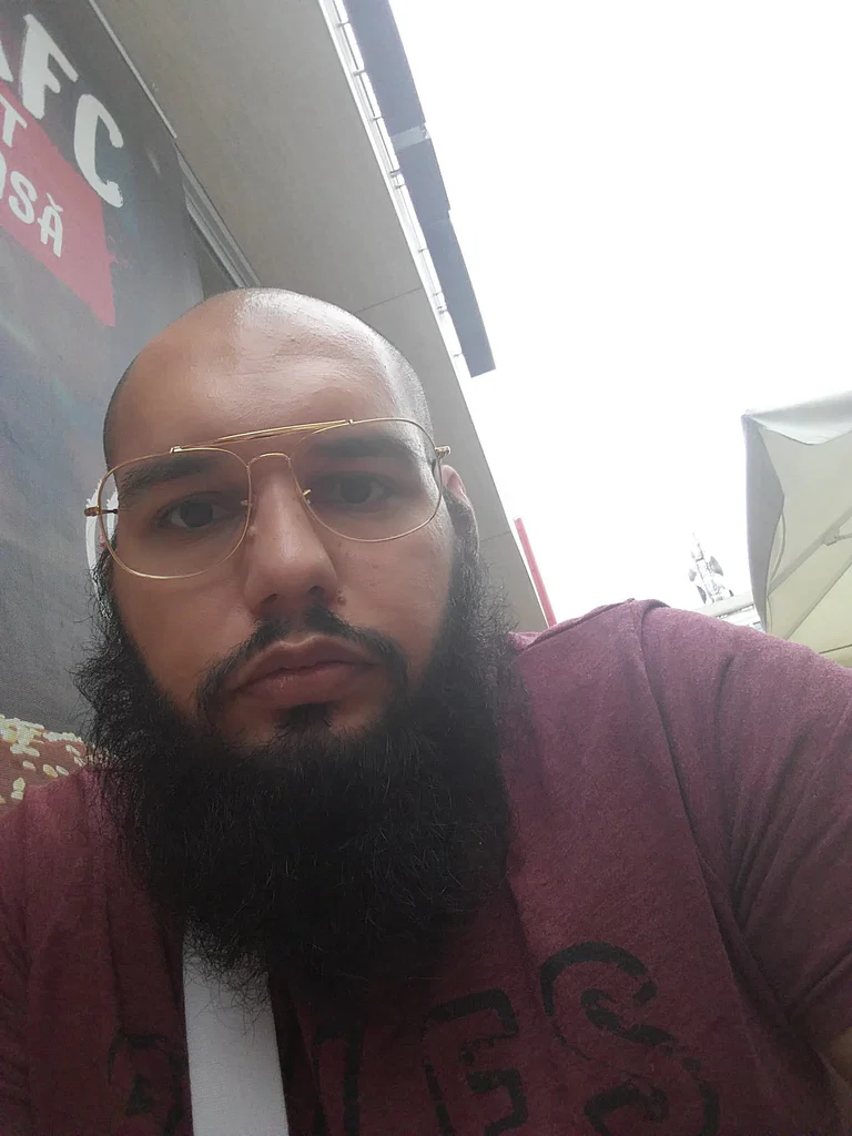 Ayan's avatar