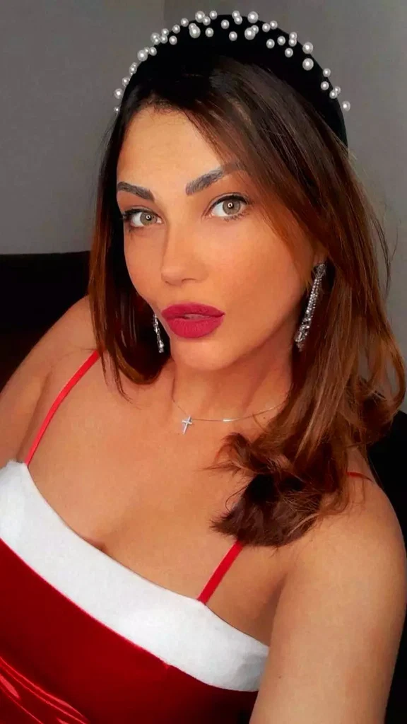 Ella_Elly