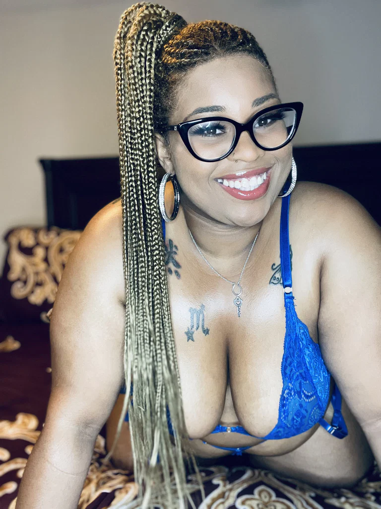TheJuicyyLucyyy's avatar