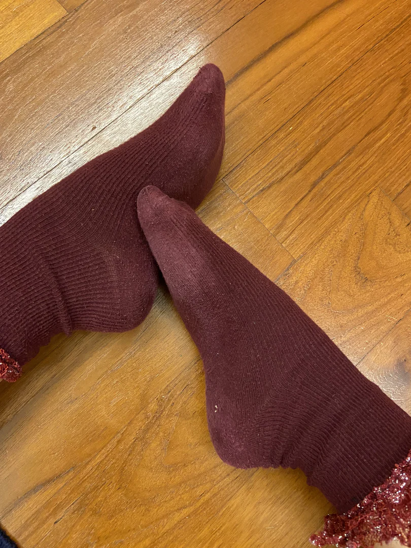Lady Feet profile banner