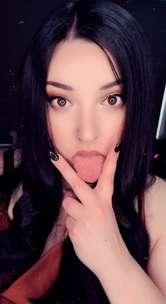 Rae💜's avatar