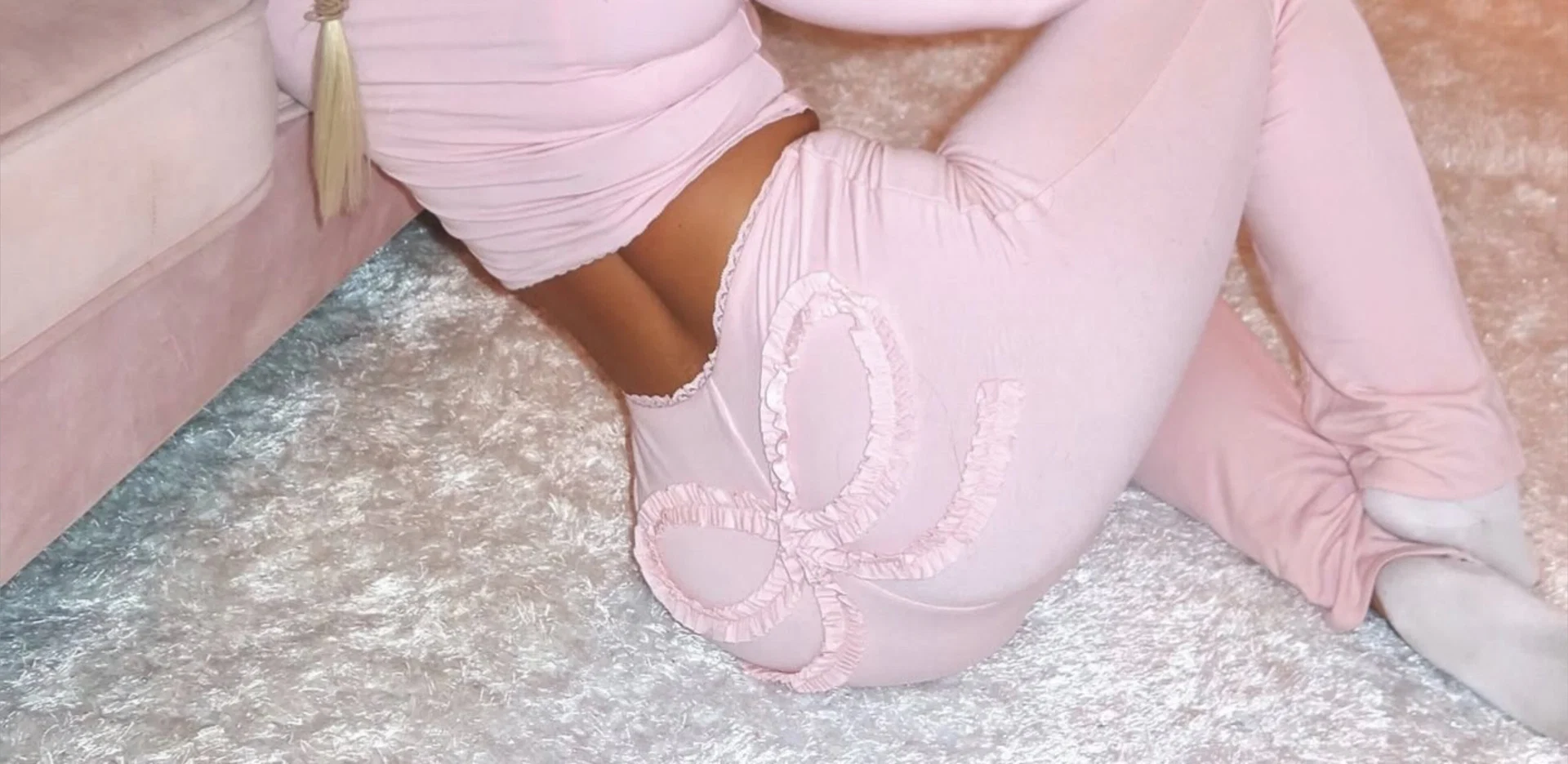 PEACHY 🍑 profile banner