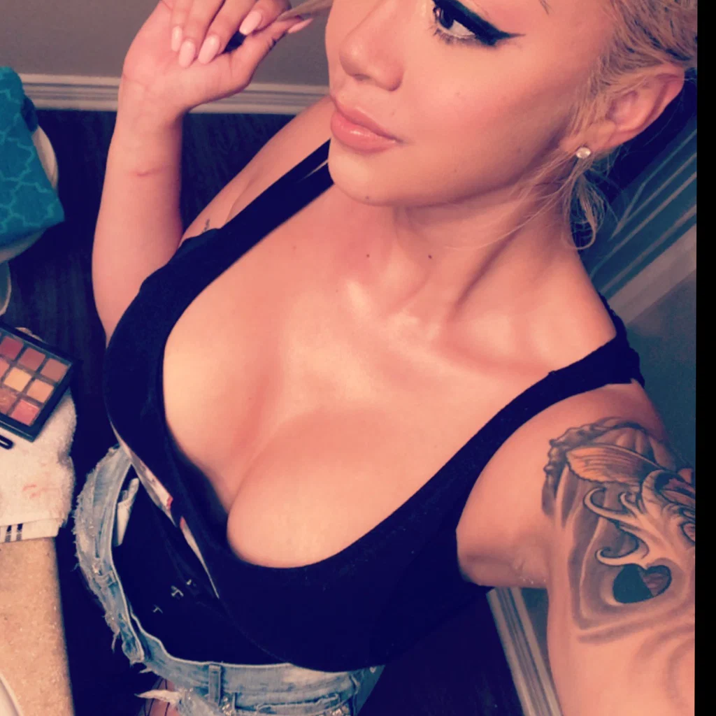 China Rose's avatar