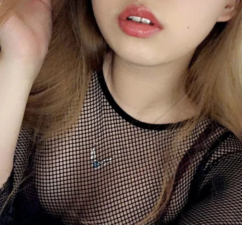 Tia Heart's avatar