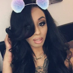 Honey FoXXX's avatar