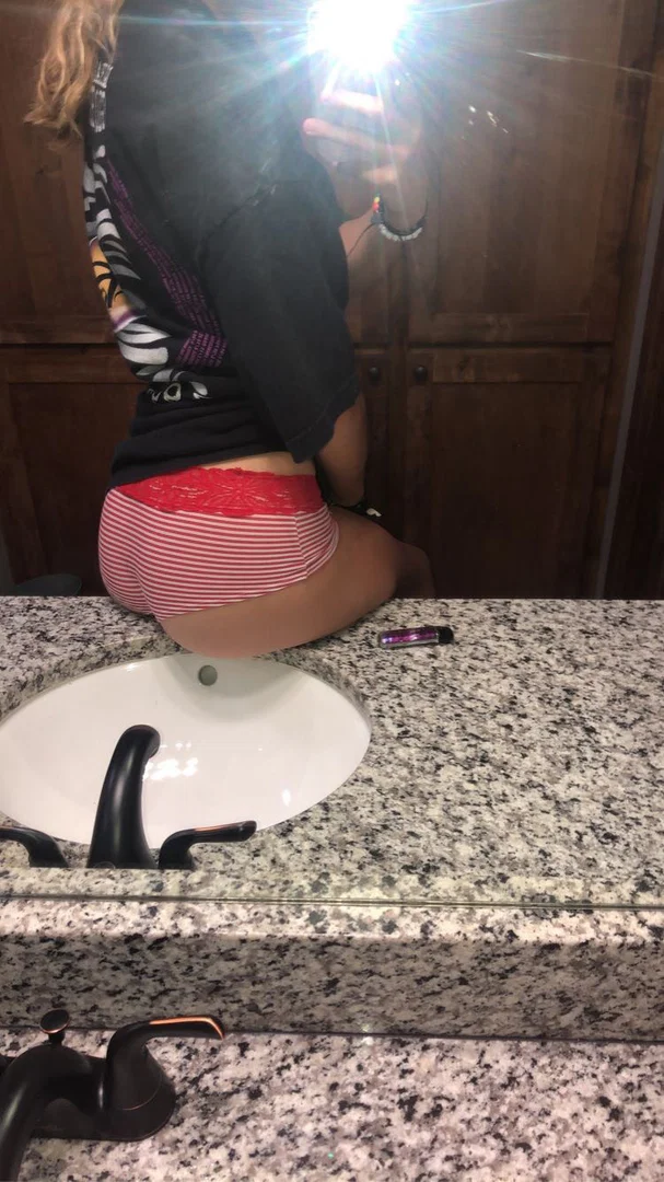 Lacey Humphrey profile banner
