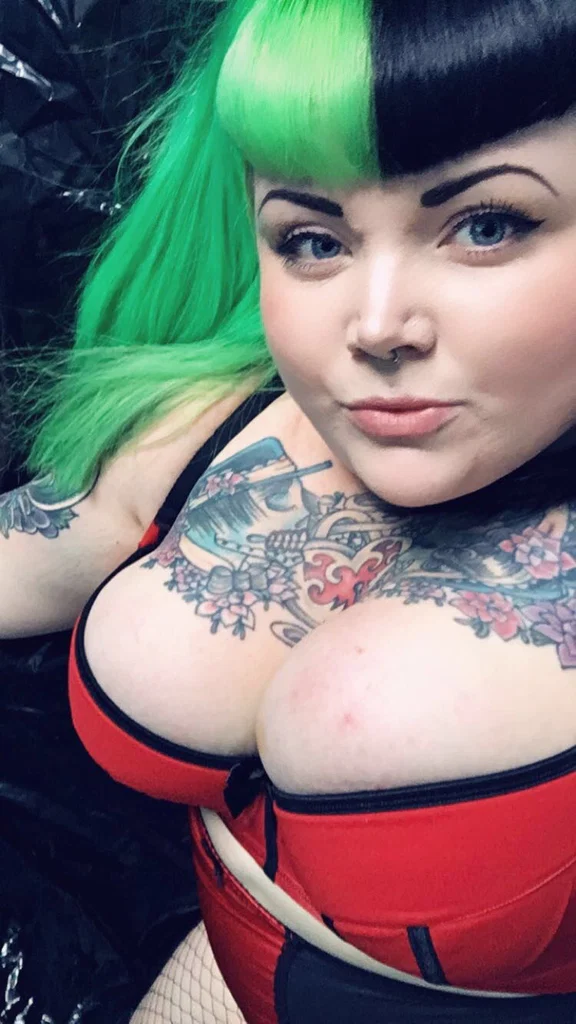Dolly Vicious's avatar