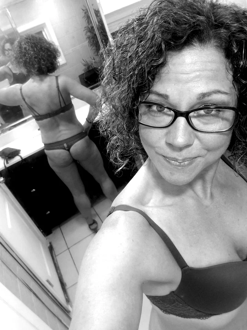 Aries Vixen Hotwife profile banner