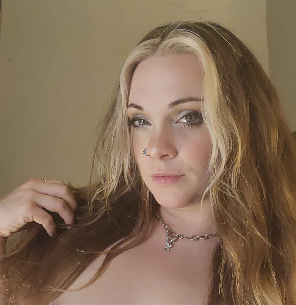 Holly Corey's avatar