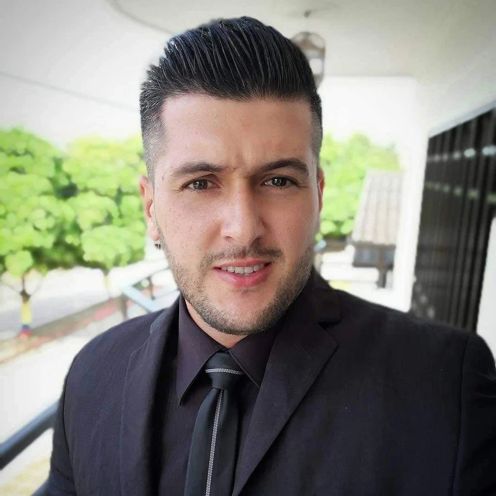 Gustavo Serna's avatar