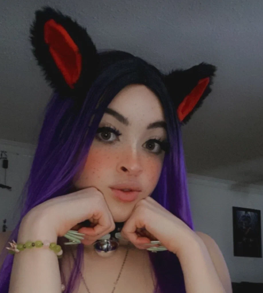 Sweet🍦n Spookie 👻's avatar