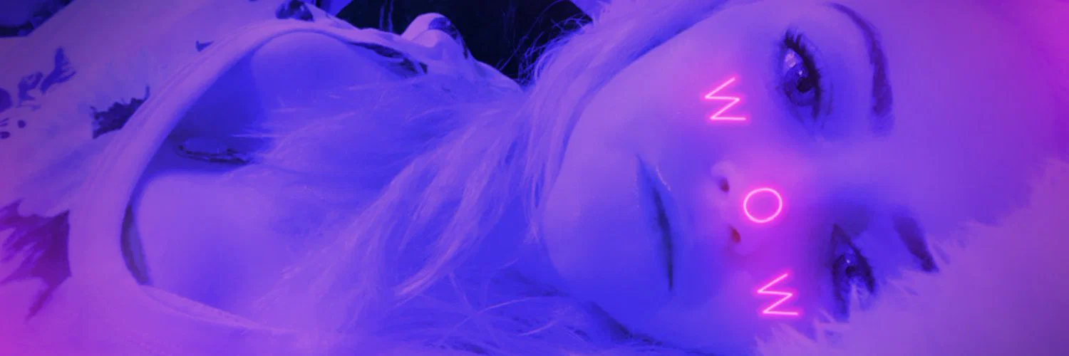 Simone Van Buskirk profile banner