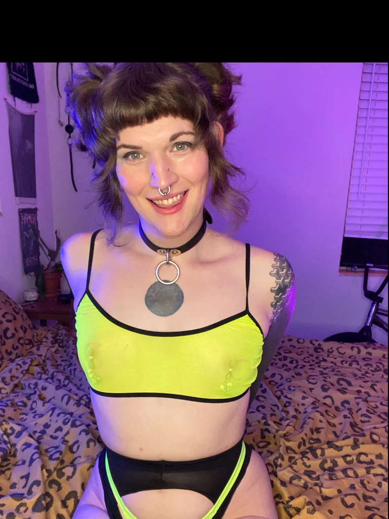 Ana St.Claire's avatar