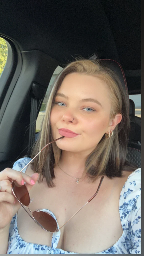 Elsa Candy's avatar