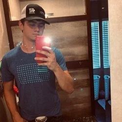 Lloyd 😛's avatar