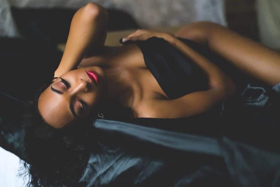 Ivy Dior profile banner