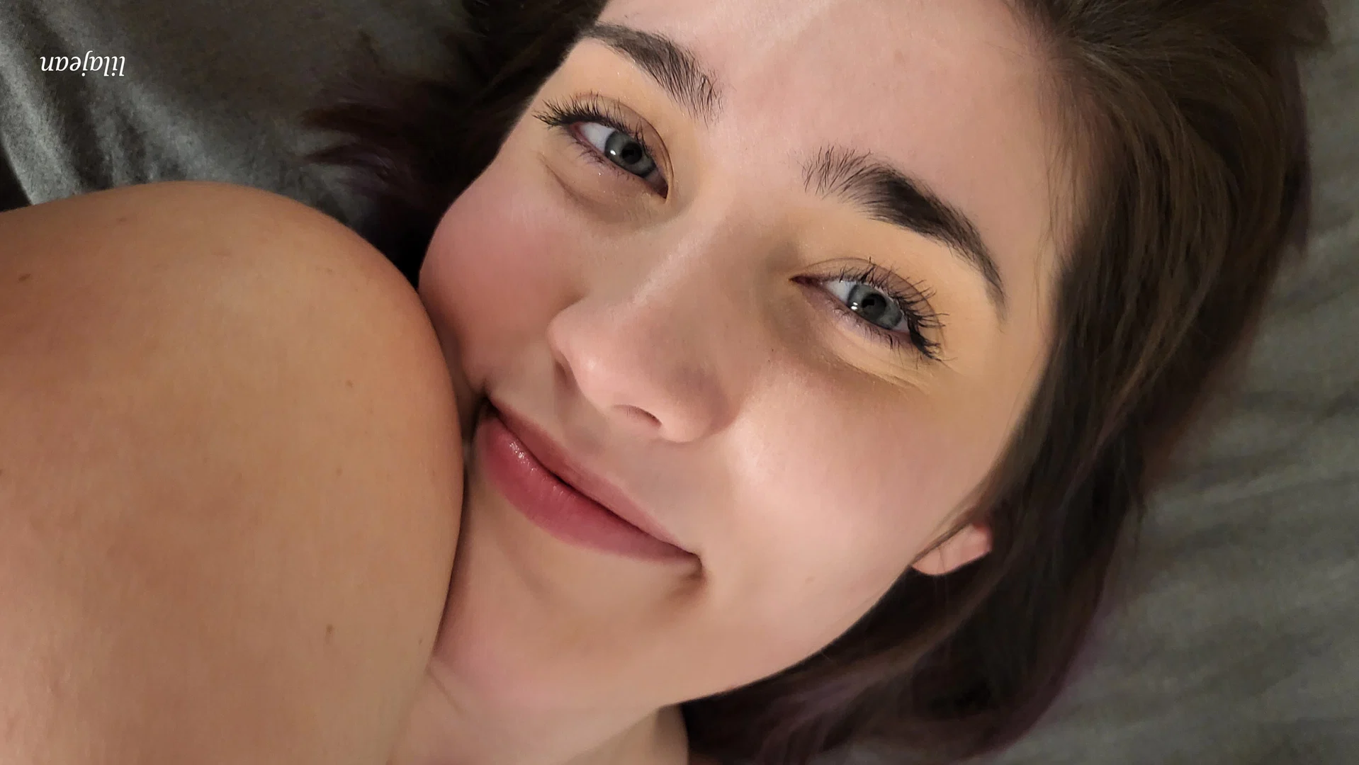 Iris Lila Jean profile banner