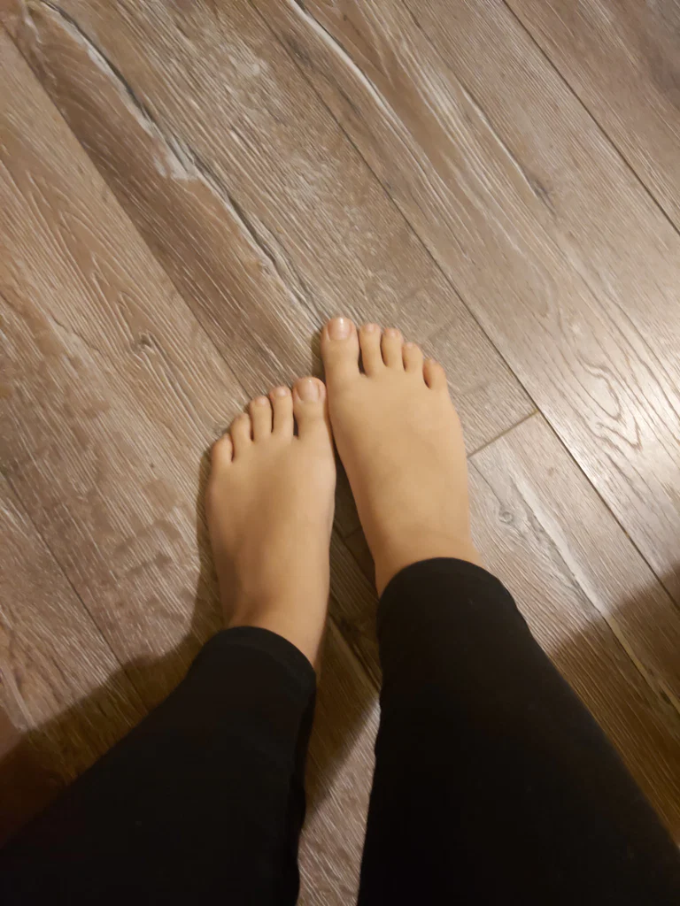 pera's feet's avatar