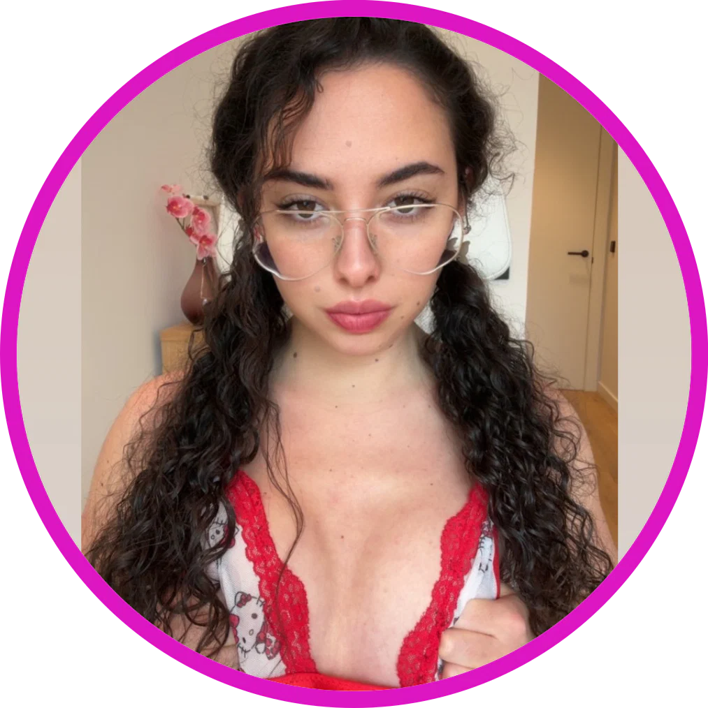 UR GIRLFRIEND 🤍's avatar