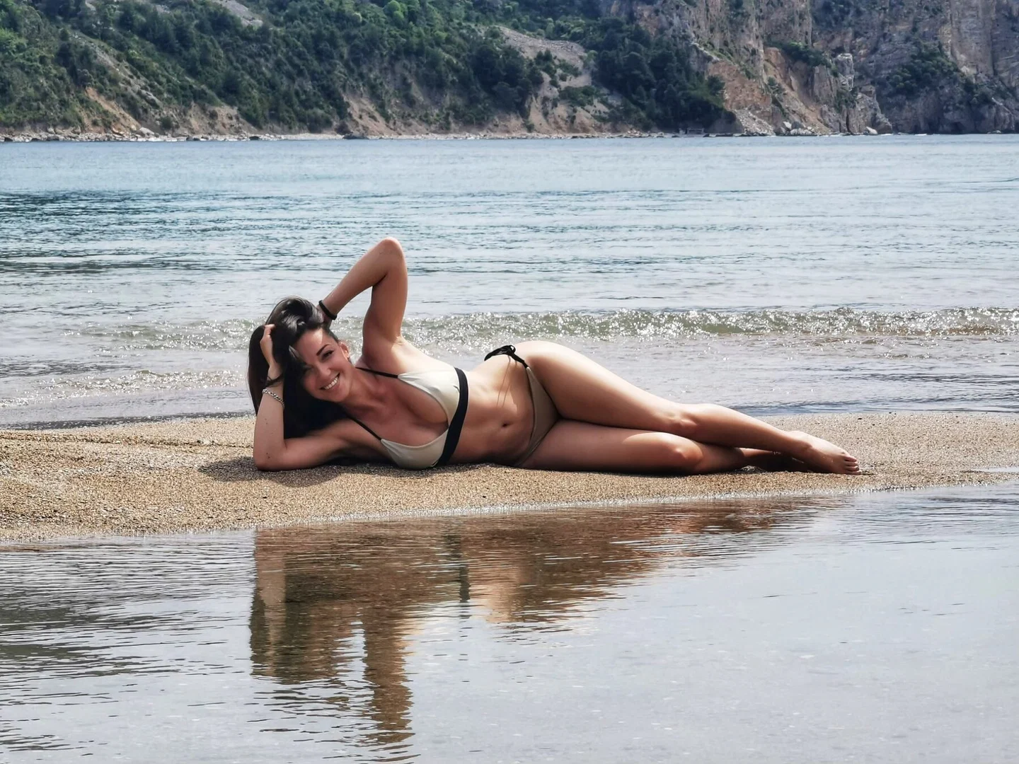 Tina Dakic profile banner