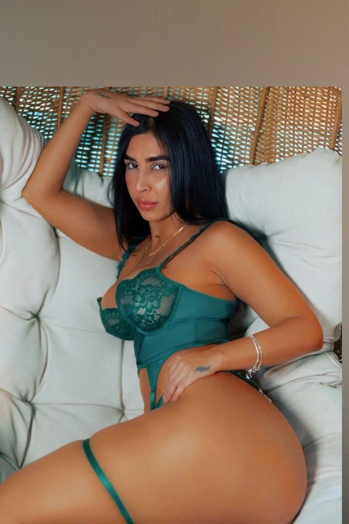 👑 Maddie Kinky