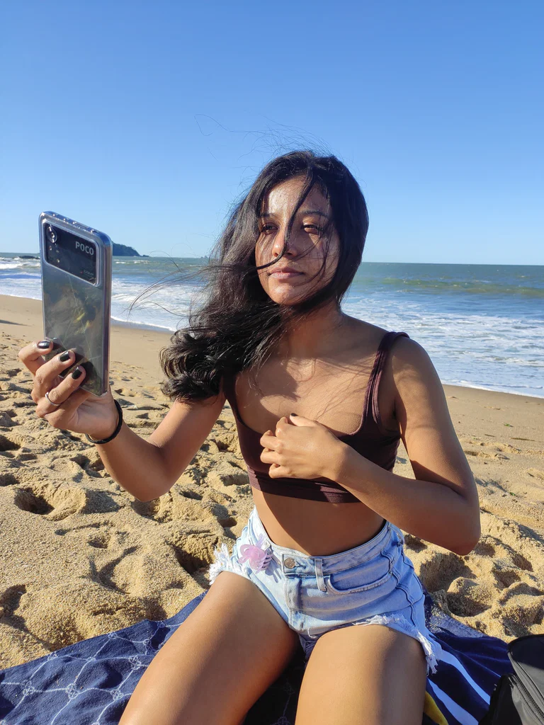 Thais Lucienne's avatar