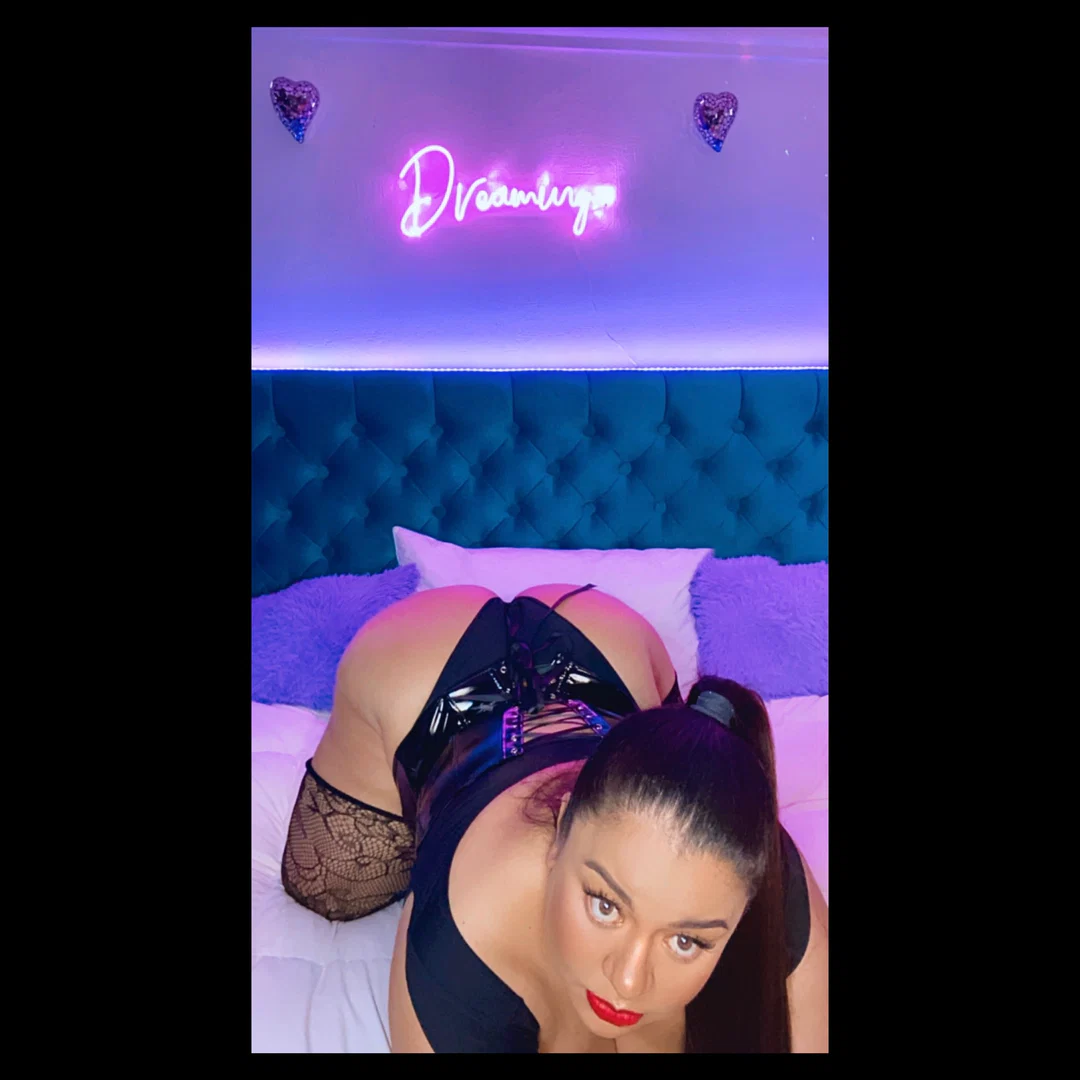 Miss T profile banner