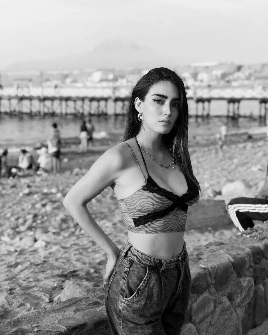 Hazel Vera 🖤 profile banner
