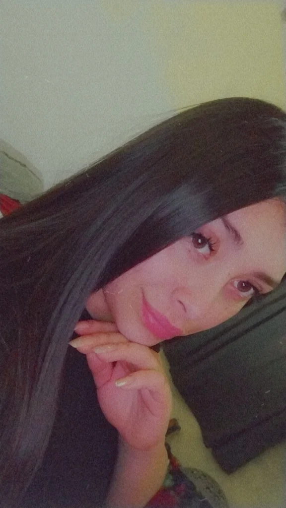 Brunette ❤️'s avatar