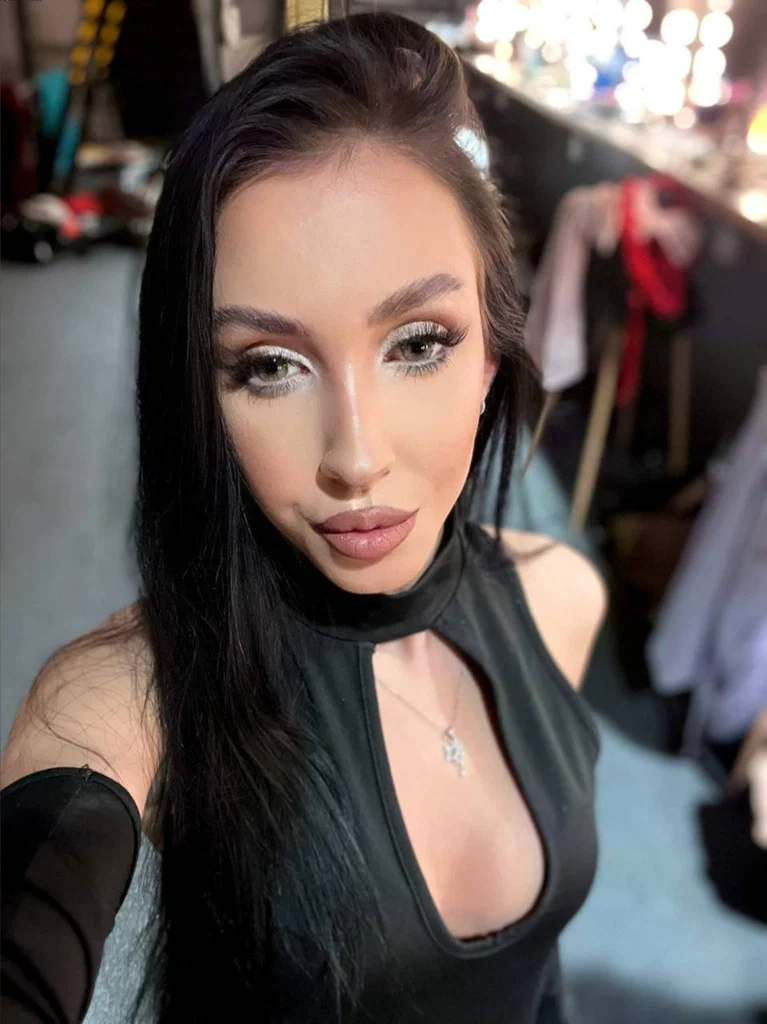 Lara Sins's avatar