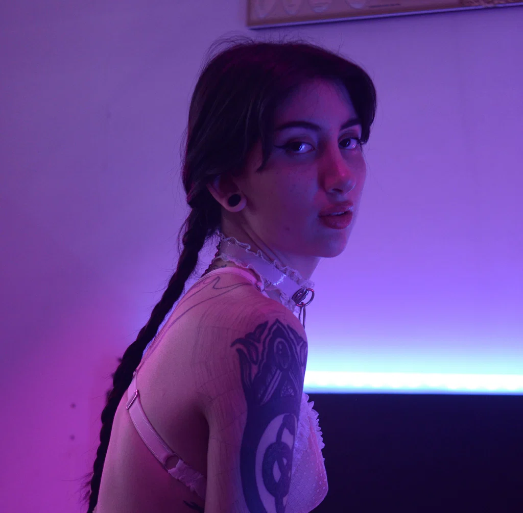 Petite Free♡'s avatar