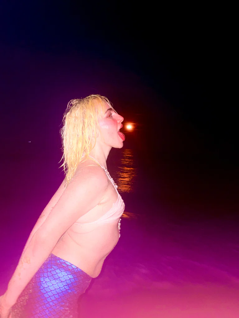 emi rose's avatar