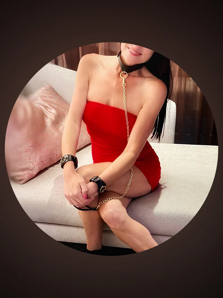 Hotwife4oldmen's avatar