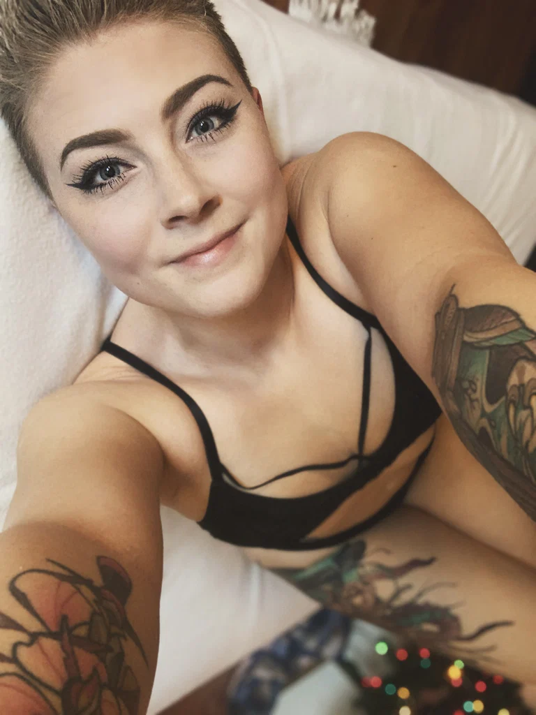 Ashley J's avatar