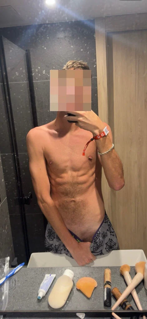 BRITISH TWINK🇬🇧😈