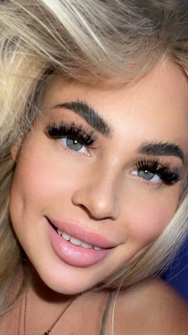 Danielle π¦ profile banner