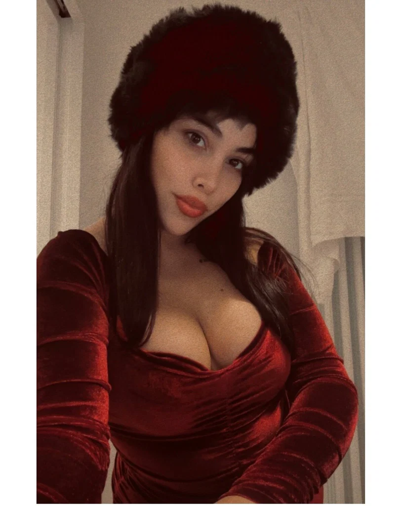 💋💋 your favorite brunette 💋💋