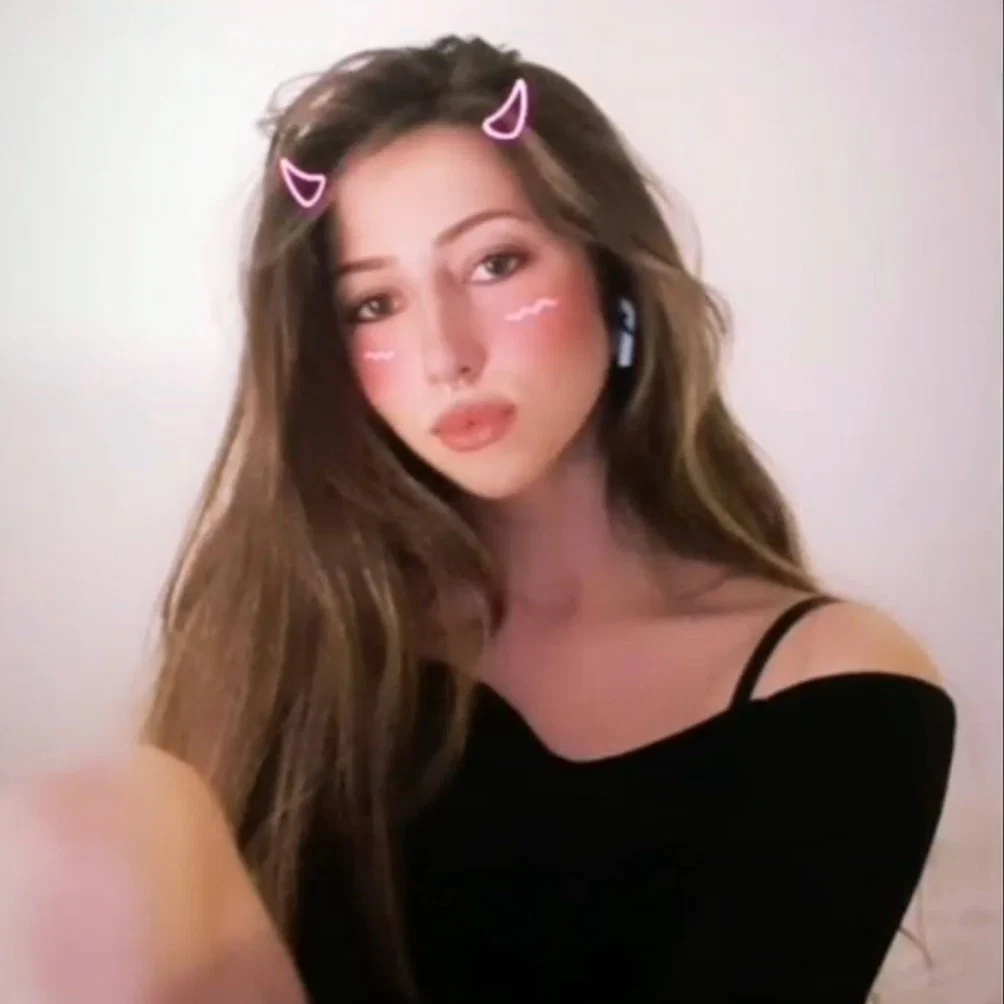 Erika Snow's avatar