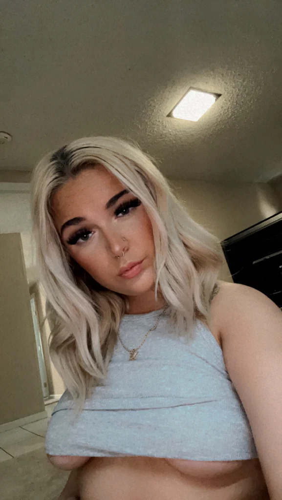 Tori🫶🏻's avatar
