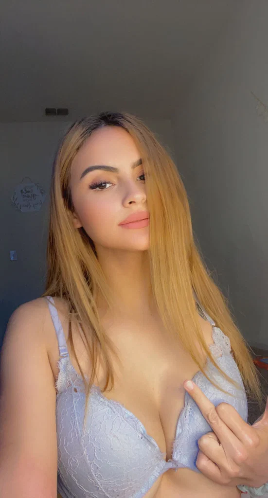 Goddess Chloe