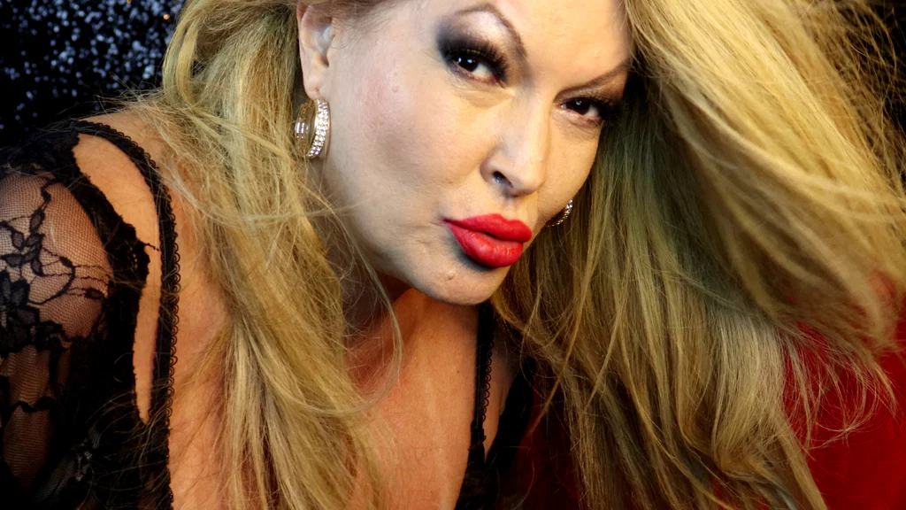 Romi Bach's avatar