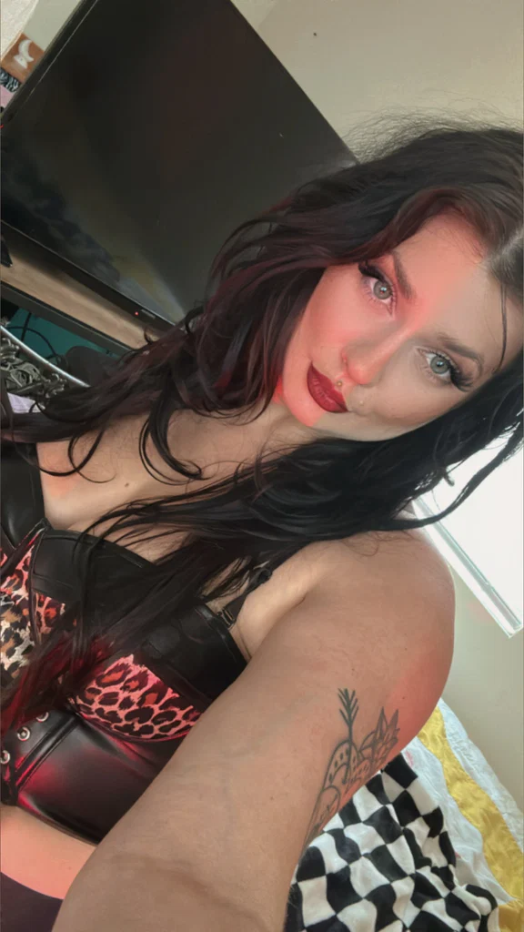 Charlotte Sometimes's avatar