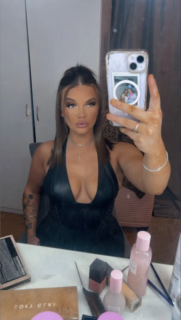 Stephanie wood's avatar
