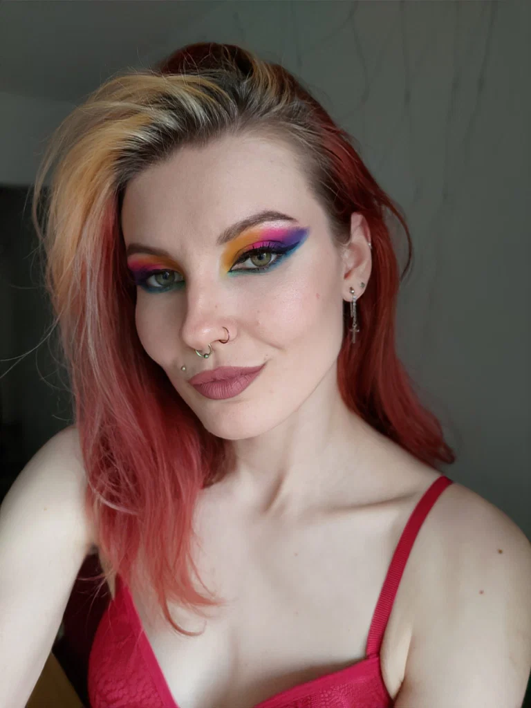 Your sweet neighbour 🖤❤️🖤