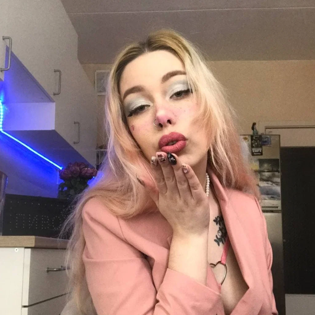 Sara🥰's avatar