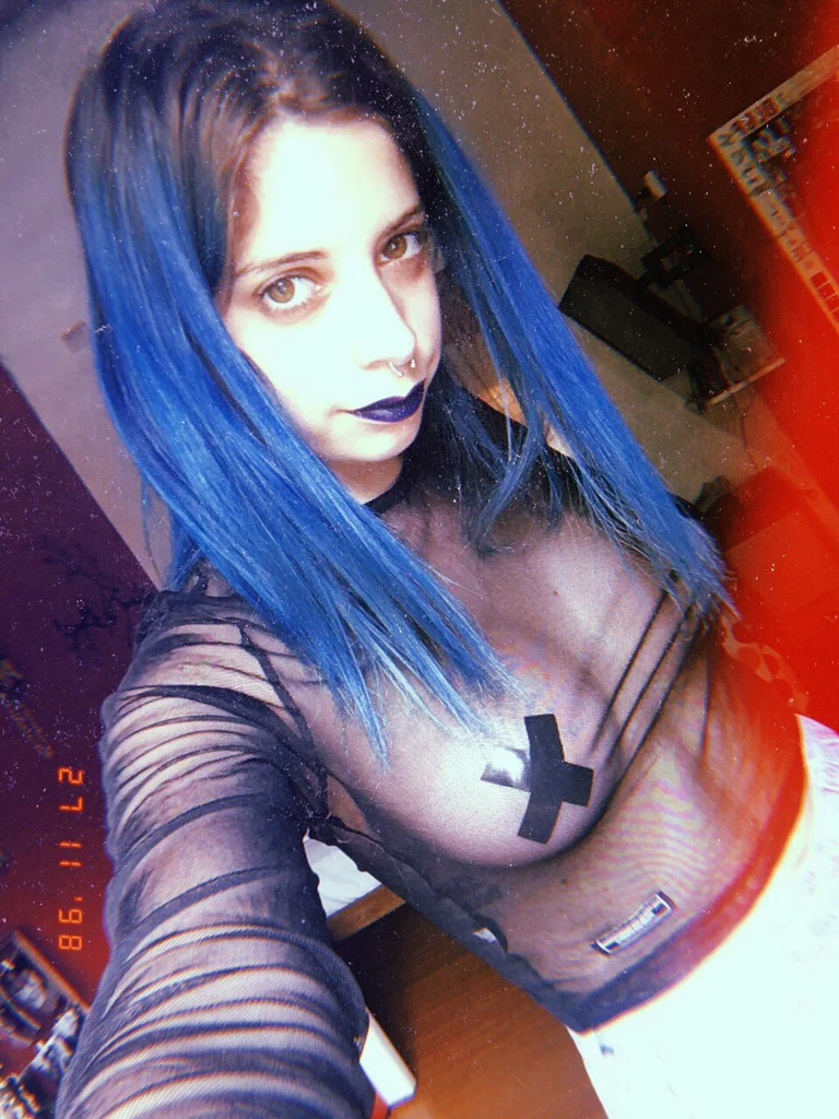 Camila trobat's avatar