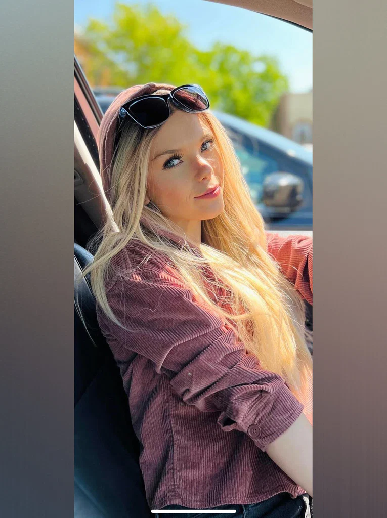 Victoria Blonde's avatar