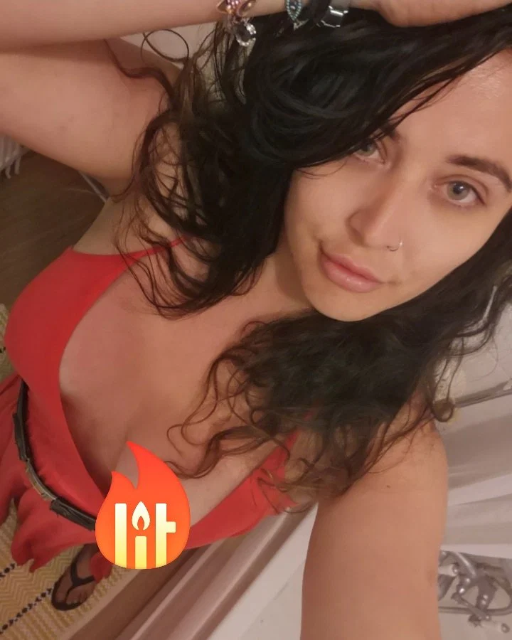BustyMuscleBabe profile banner