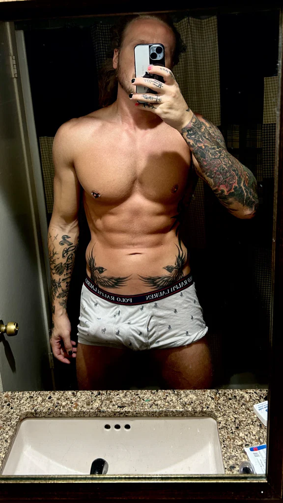 Tall tattooed Viking's avatar